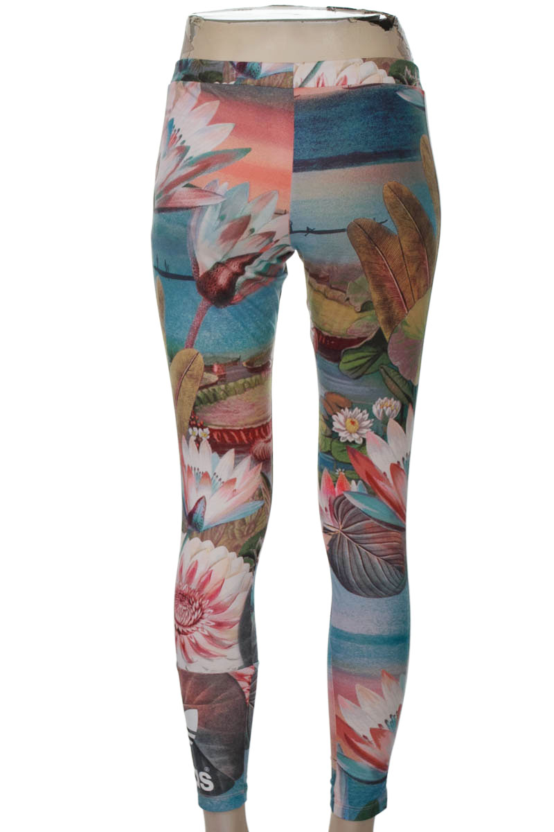 Ropa Deportiva / Salida de Baño color Estampado - Adidas