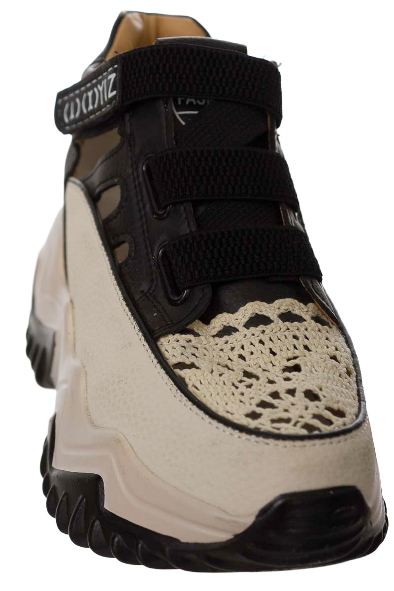 Zapatos color Beige - Closeando