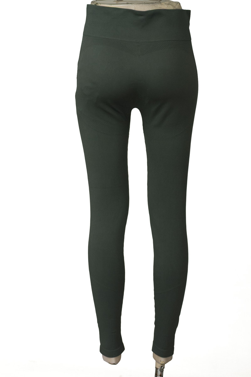 Ropa Deportiva / Salida de Baño color Verde - Closeando