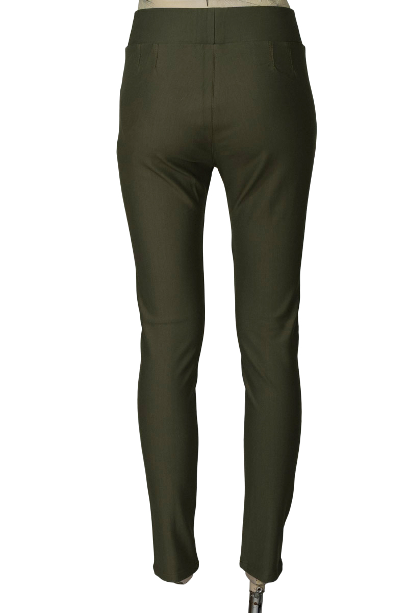 Pantalones color Verde - Closeando