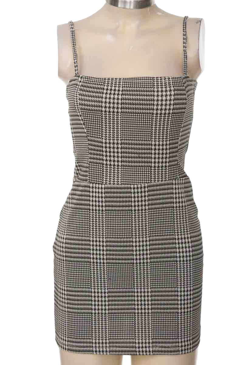 Vestido / Enterizo color Negro - Closeando