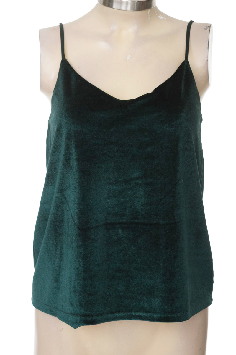 Top / Camiseta color Verde - Stradivarius