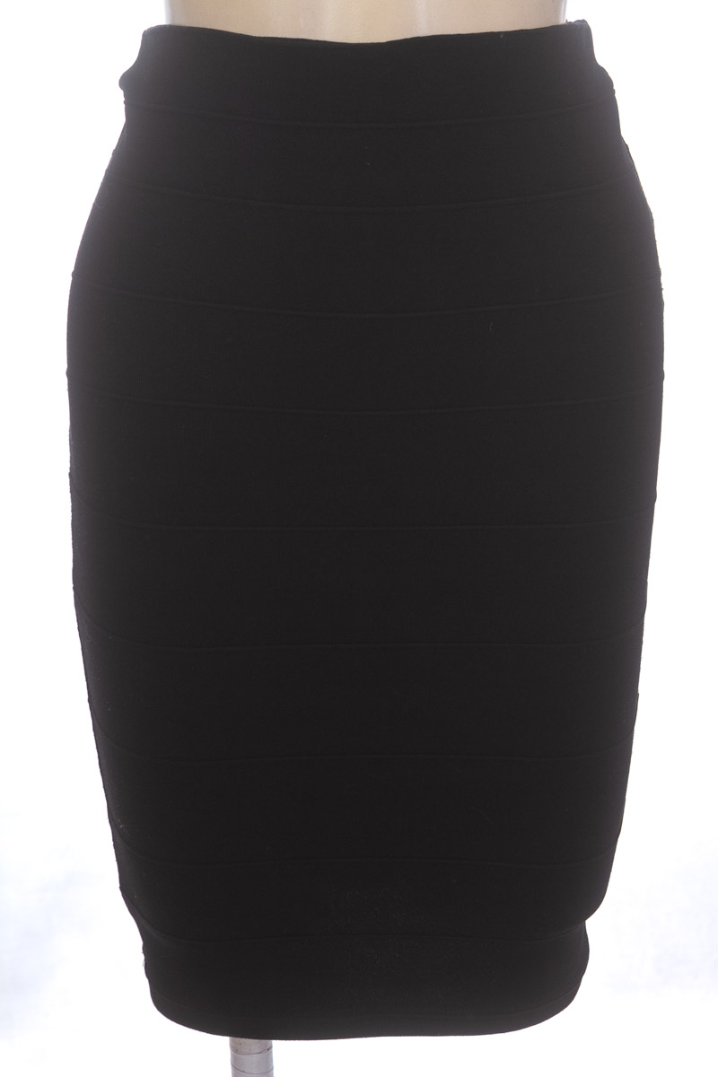 Falda color Negro - Koaj