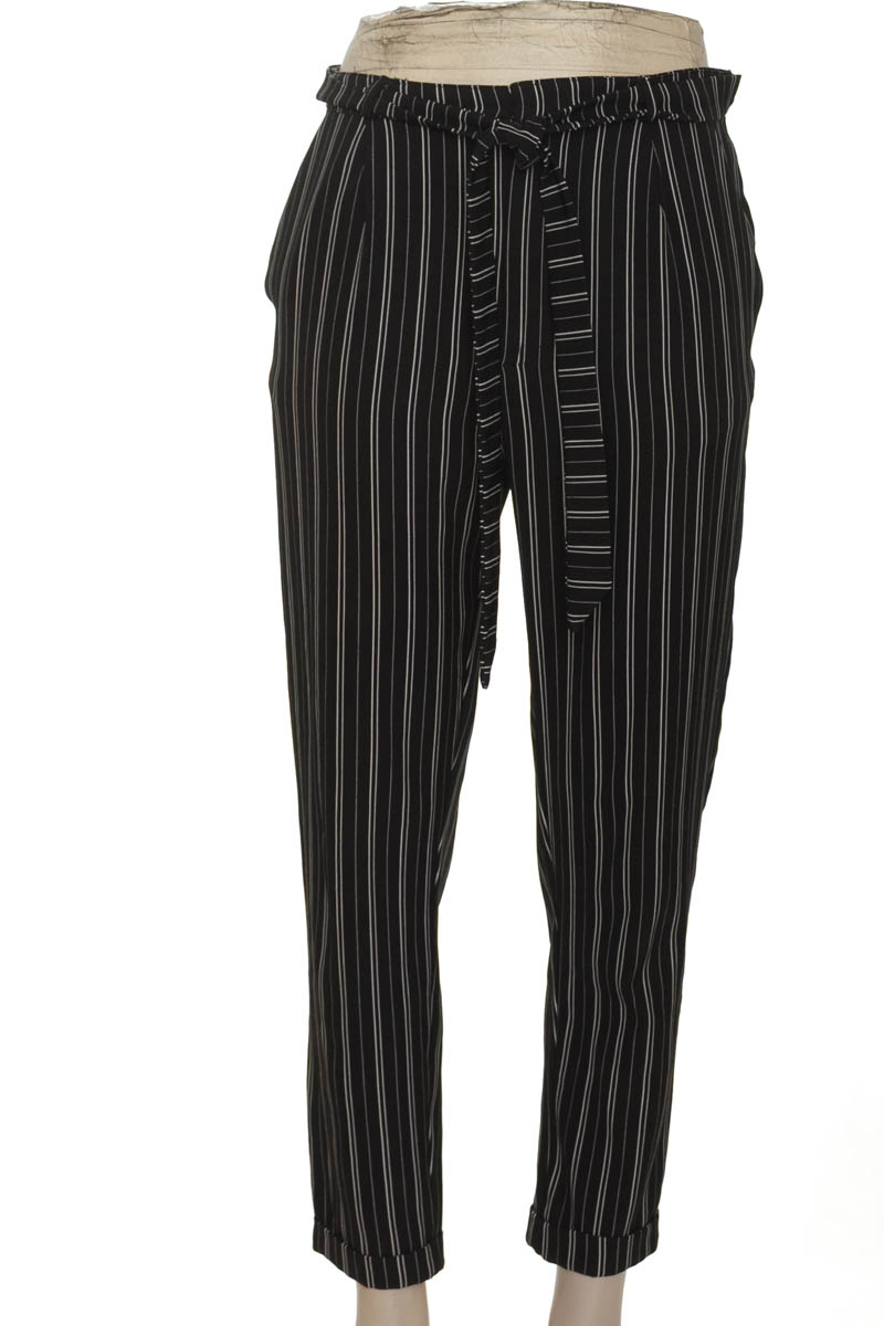 Pantalones color Negro - Pull & Bear