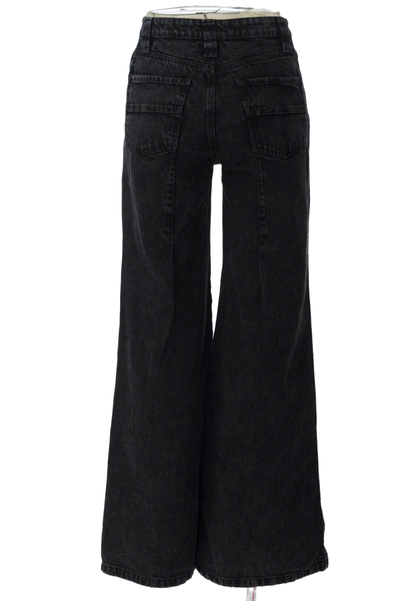 Pantalones color Negro - Arkitect by María Elena Villamil