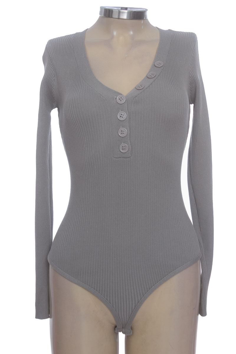 Blusa color Gris - Closeando