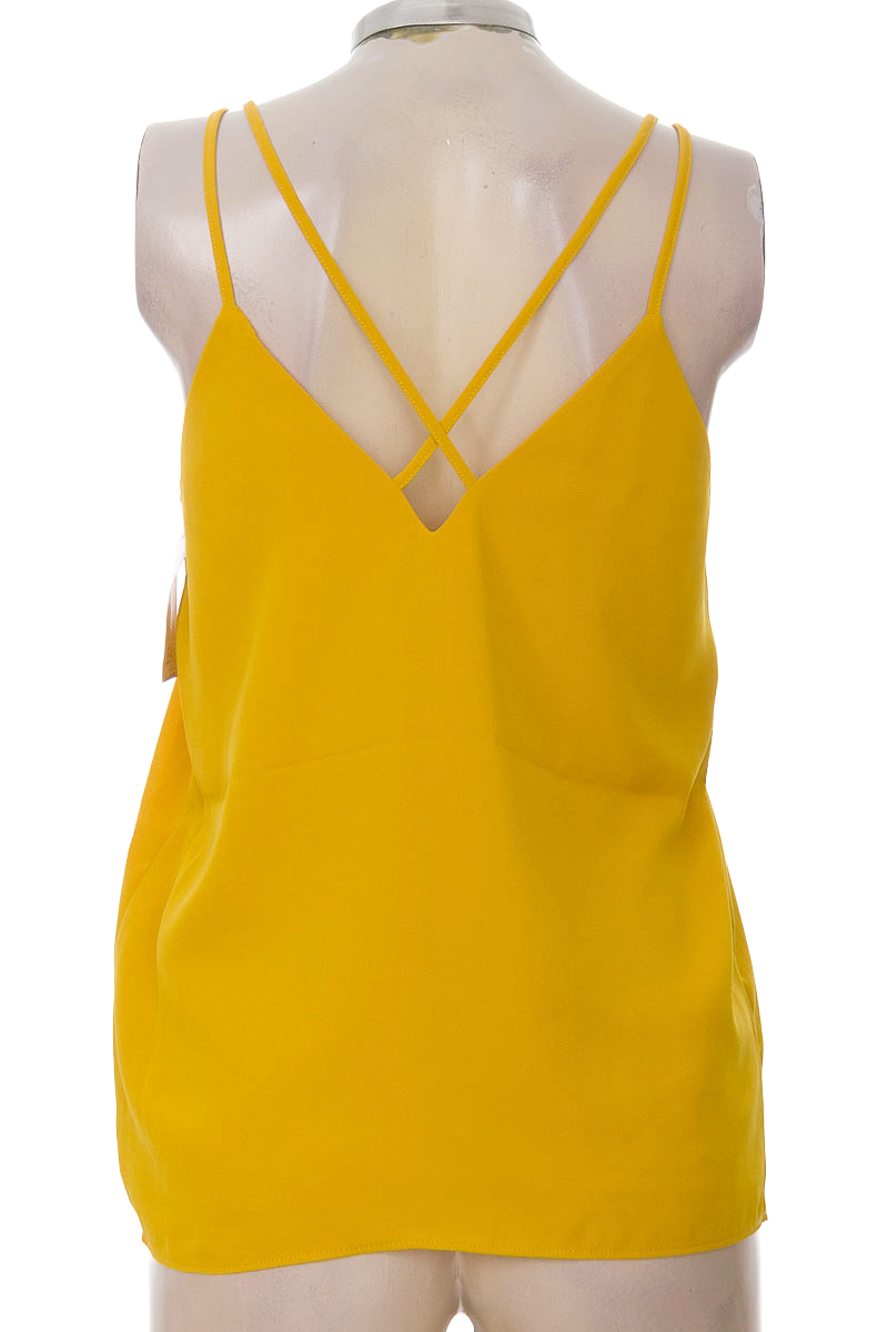 Top / Camiseta color Mostaza - ELA