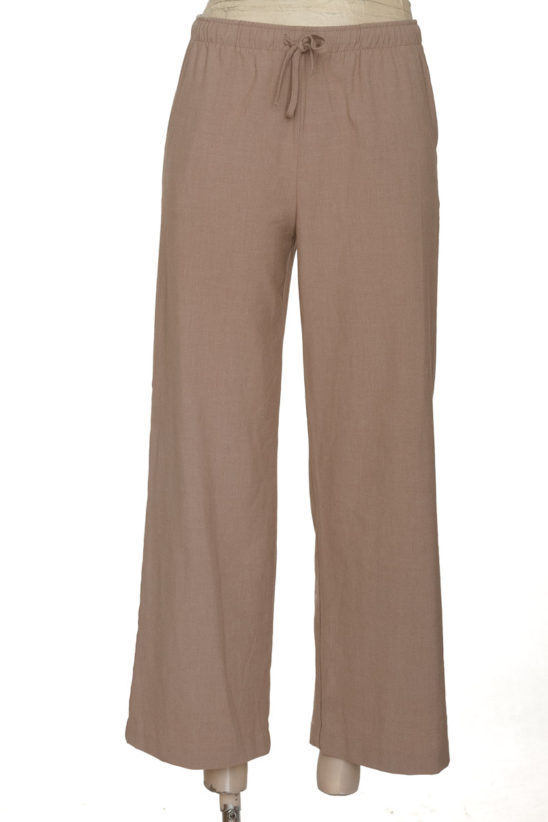 Pantalones color Beige - Stradivarius