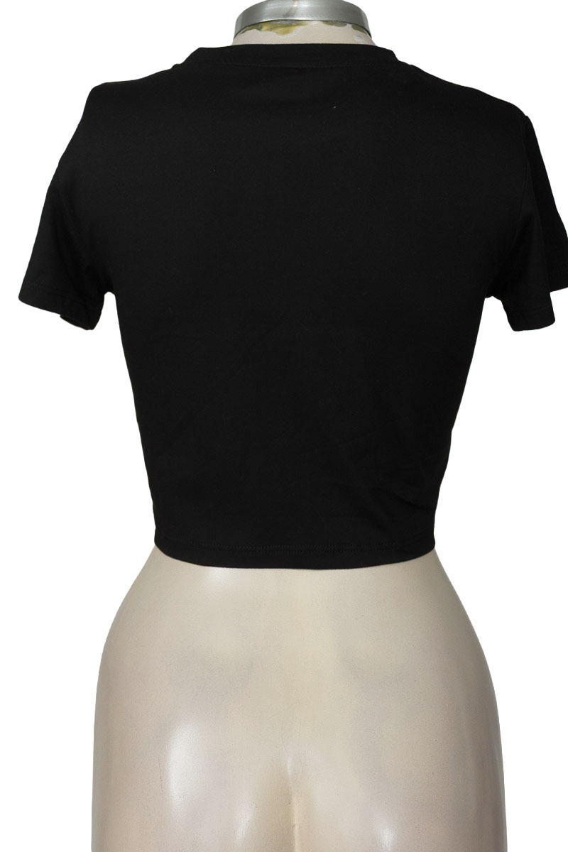 Top / Camiseta color Negro - Closeando