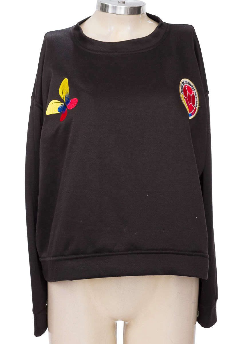 Ropa Deportiva / Salida de Baño color Negro - Closeando