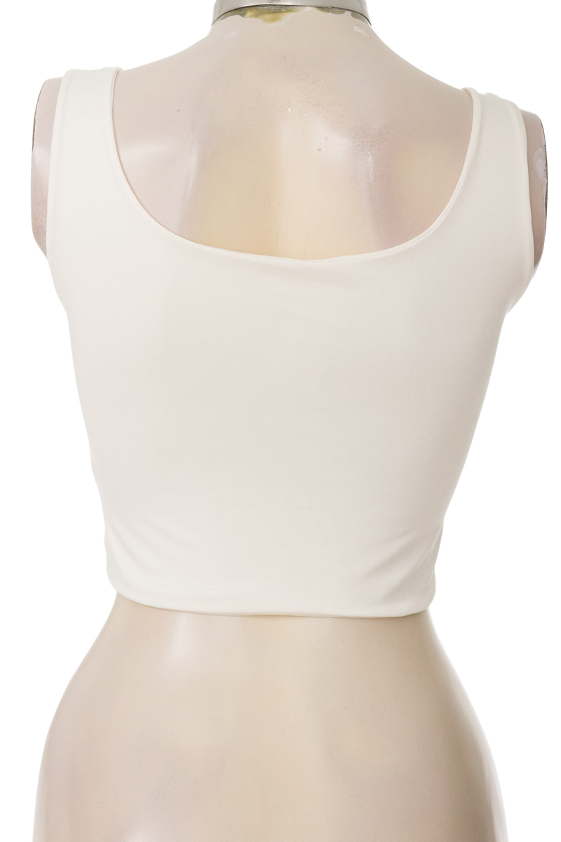 Top / Camiseta color Beige - Closeando