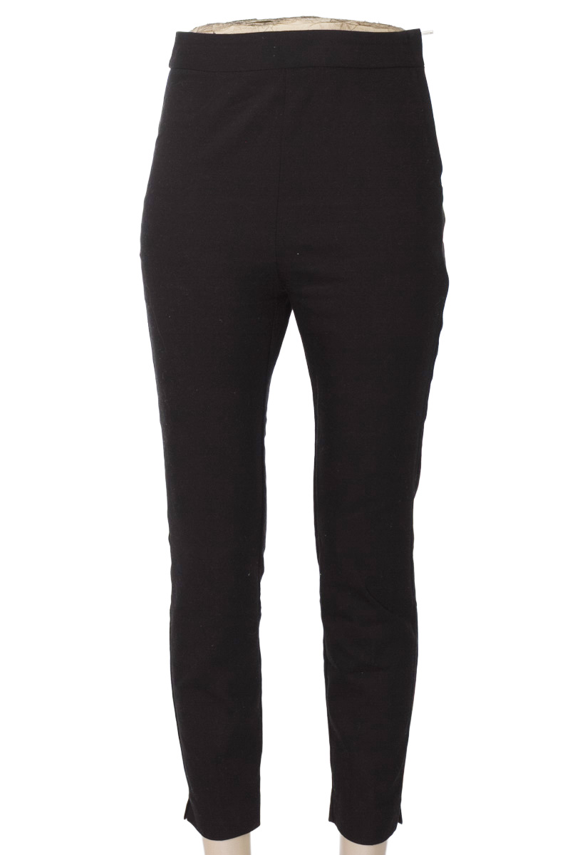 Pantalones color Negro - Stradivarius