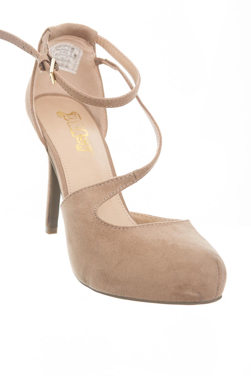 Zapatos color Beige - Bash | Closeando ®
