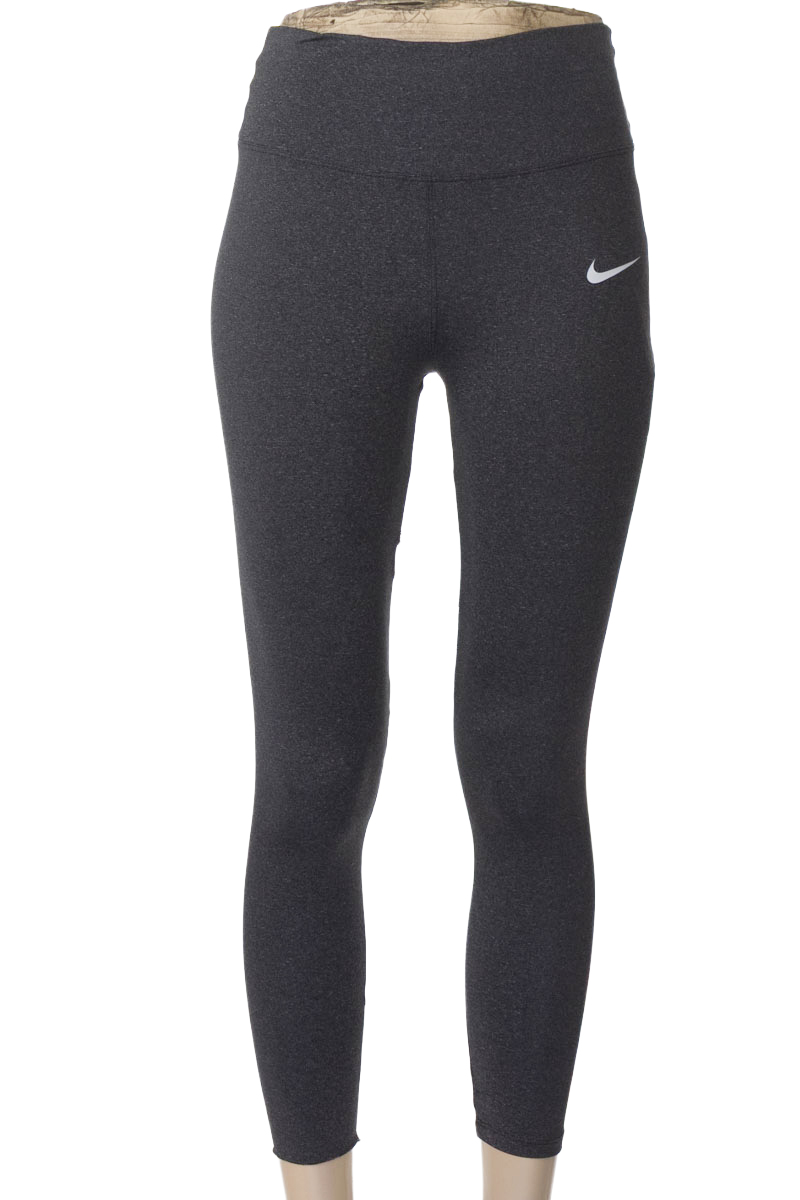 Ropa Deportiva / Salida de Baño color Gris - Closeando