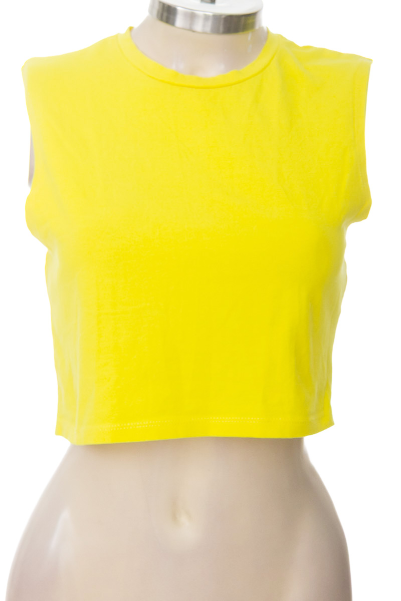 Top / Camiseta color Amarillo - Zara