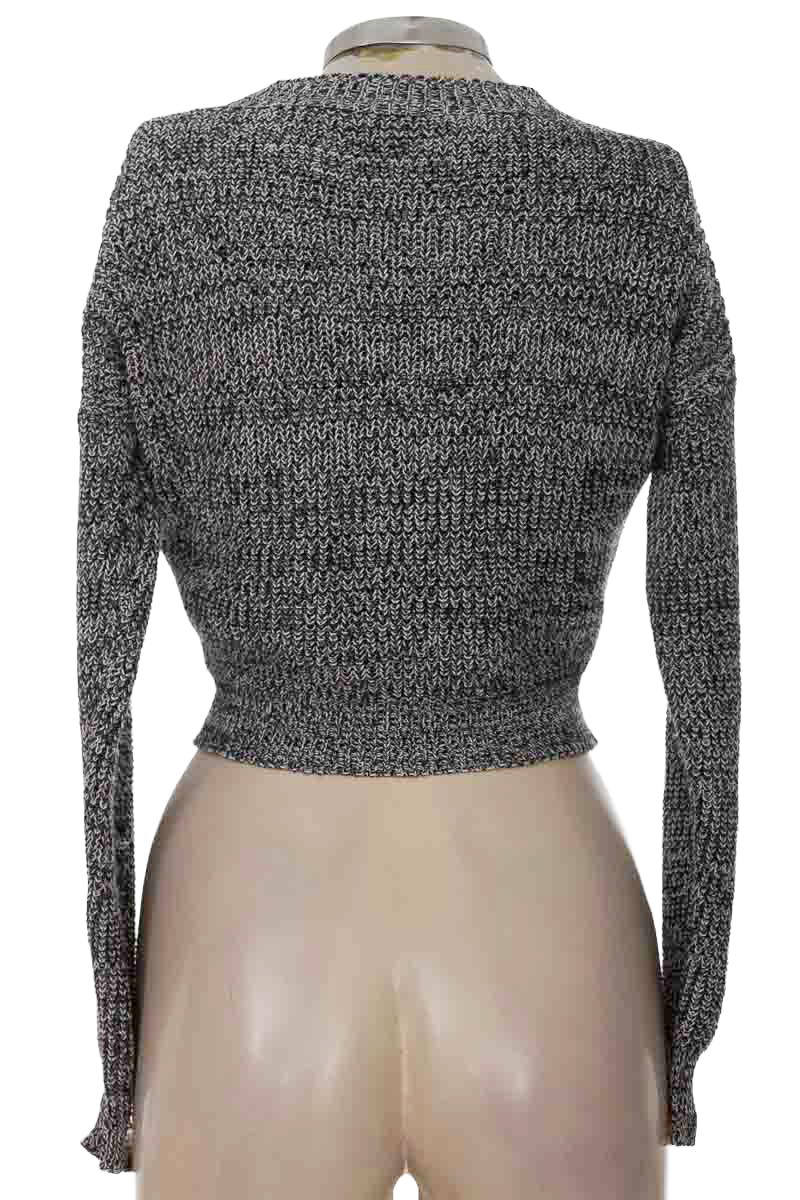 Sweater color Gris - Closeando