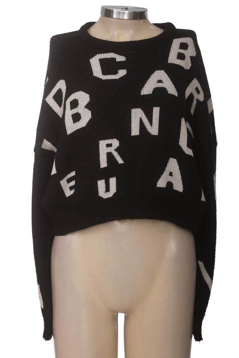 Sweater color Negro - Closeando