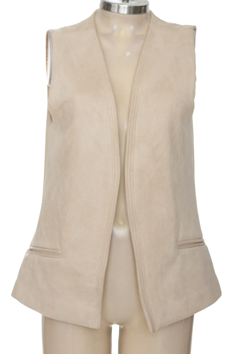 Chaqueta / Abrigo color Beige - Diseño y Moda