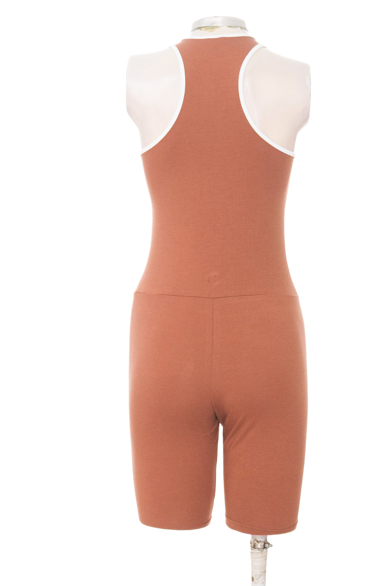 Ropa Deportiva / Salida de Baño color Café - Carmel