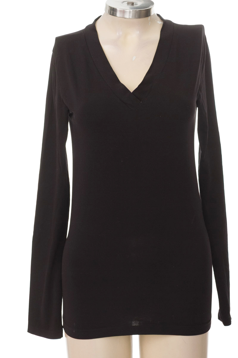 Top / Camiseta color Negro - Closeando