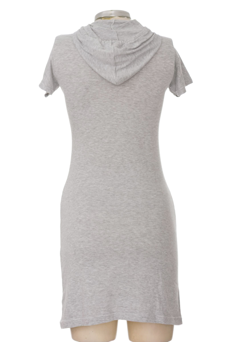 Vestido / Enterizo color Gris - Closeando