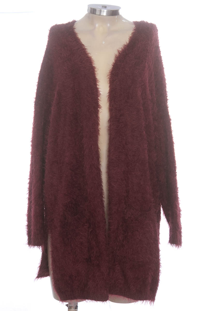 Sweater color Vinotinto - Closeando