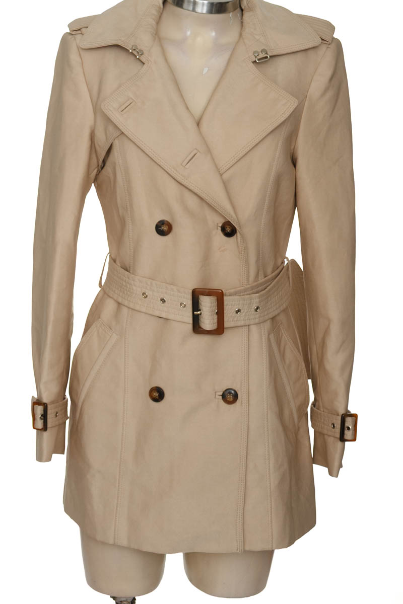 Chaqueta / Abrigo color Beige - Zara