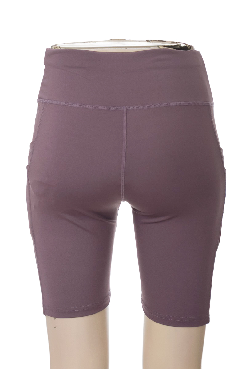 Ropa Deportiva / Salida de Baño color Gris - Closeando