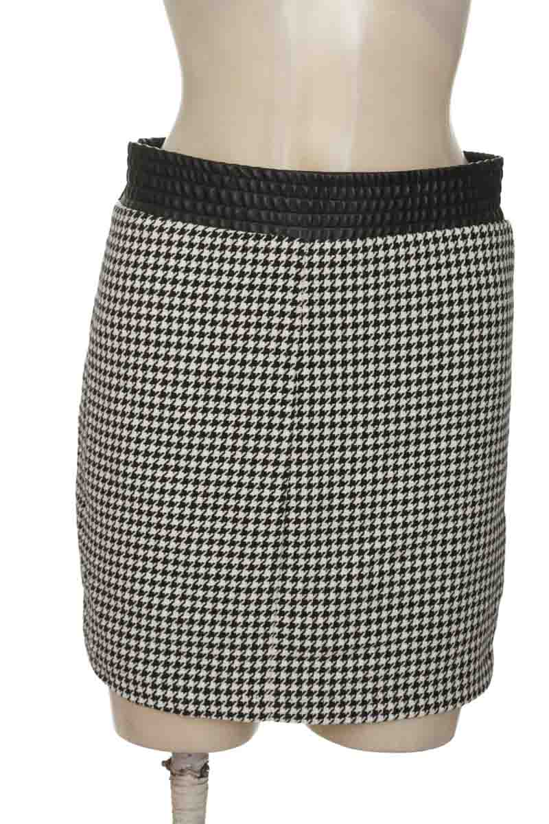 Falda color Negro - Zara