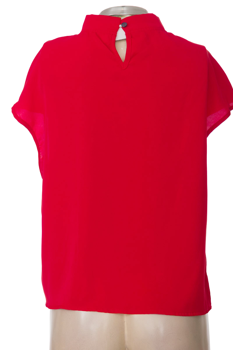 Blusa color Rojo - Closeando