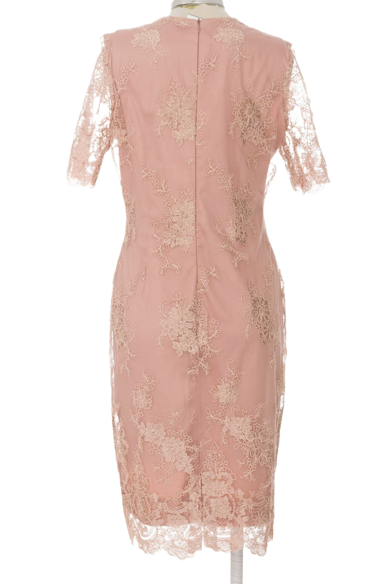 Vestido / Enterizo color Beige - Closeando