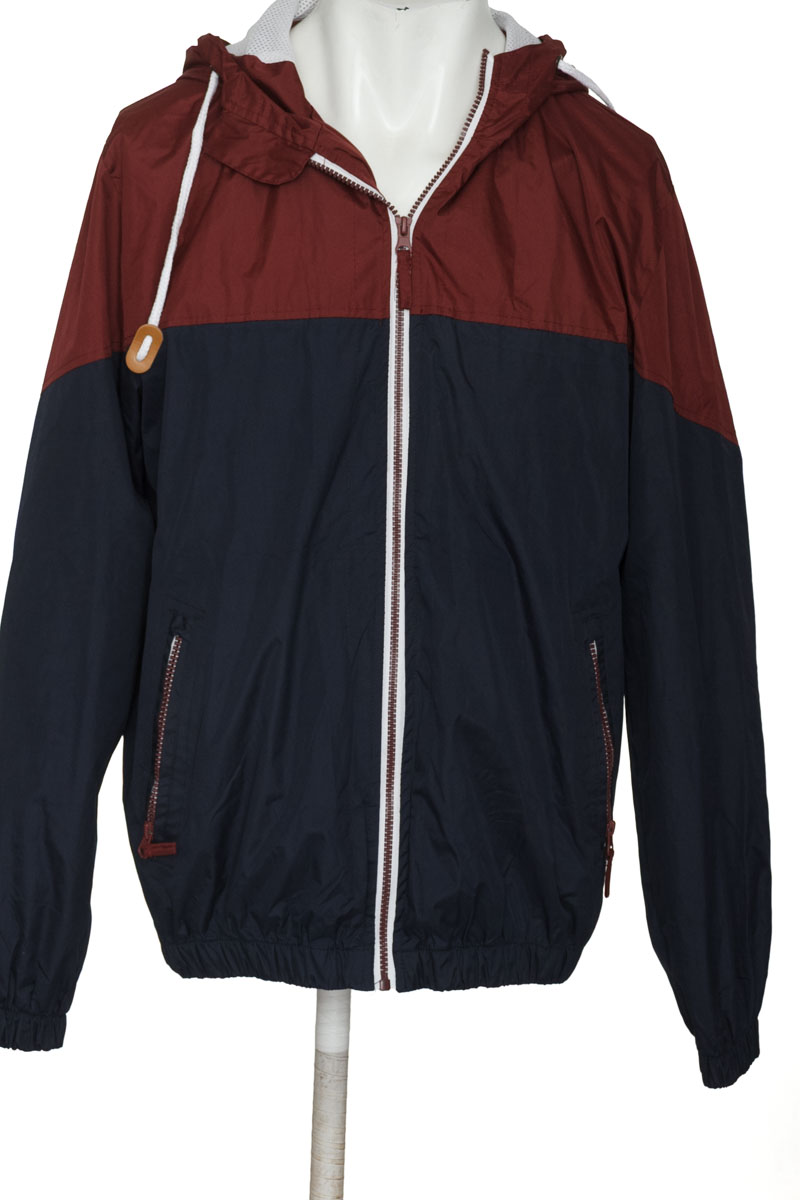 Chaqueta color Vinotinto - Closeando