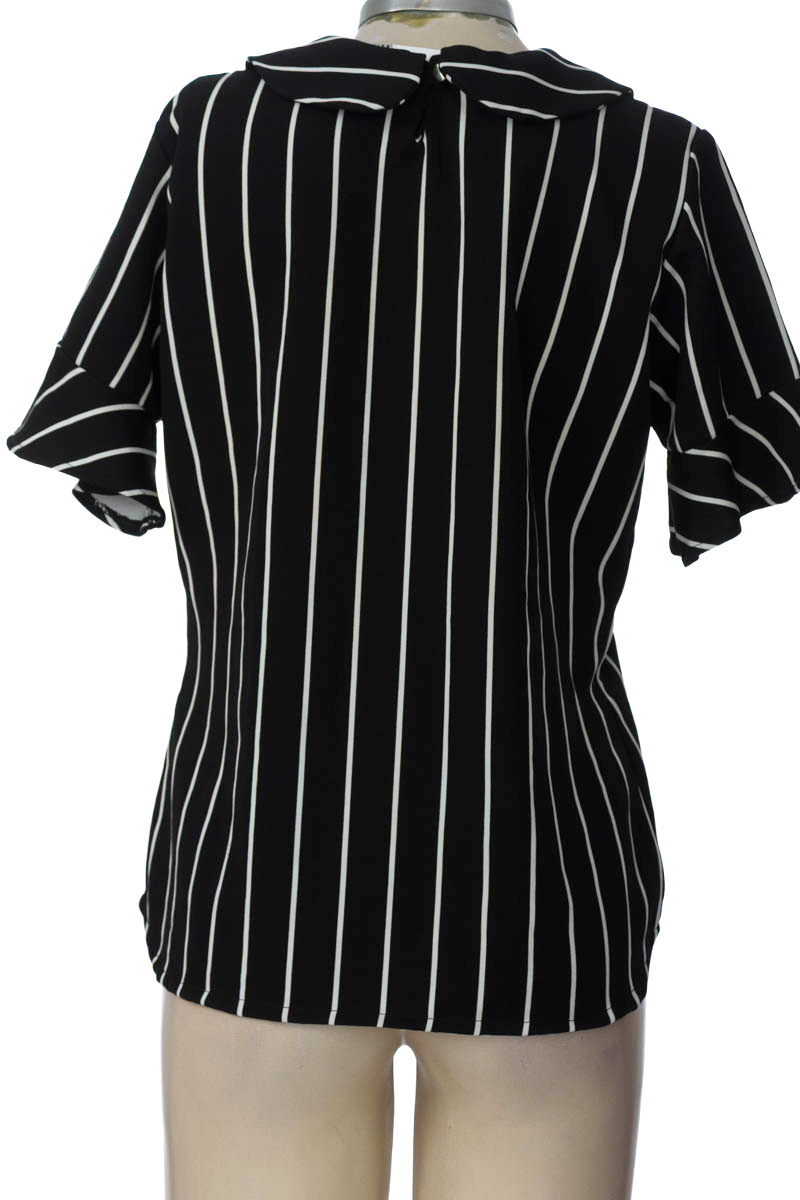 Blusa color Negro - Closeando