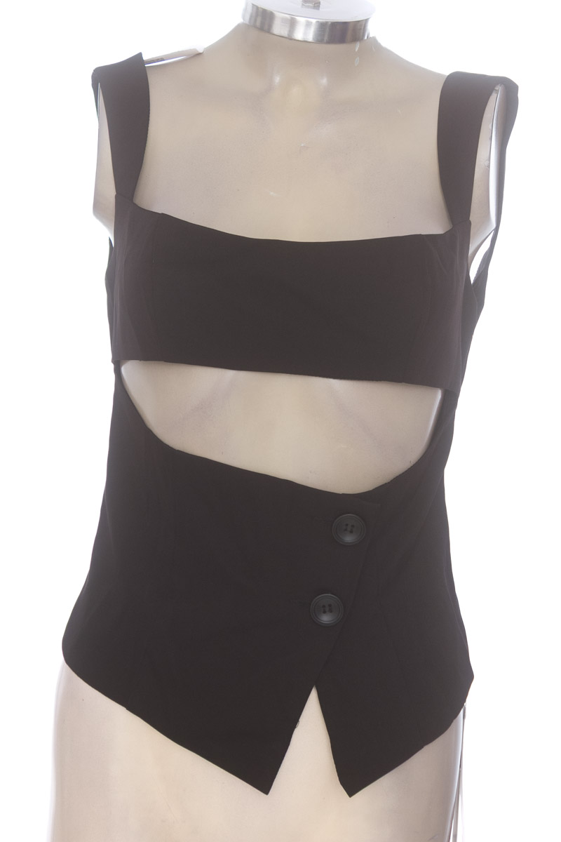 Top / Camiseta color Negro - MISSGUIDED