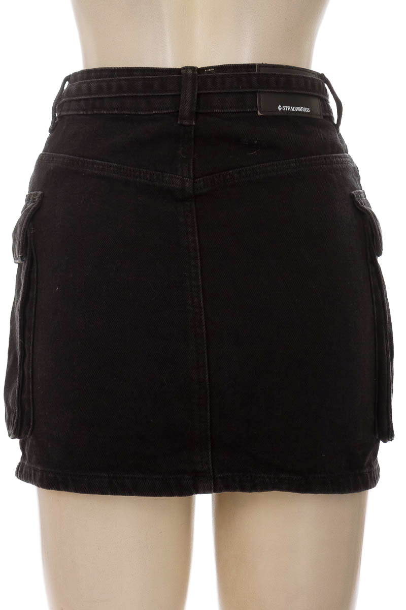 Falda color Negro - Stradivarius