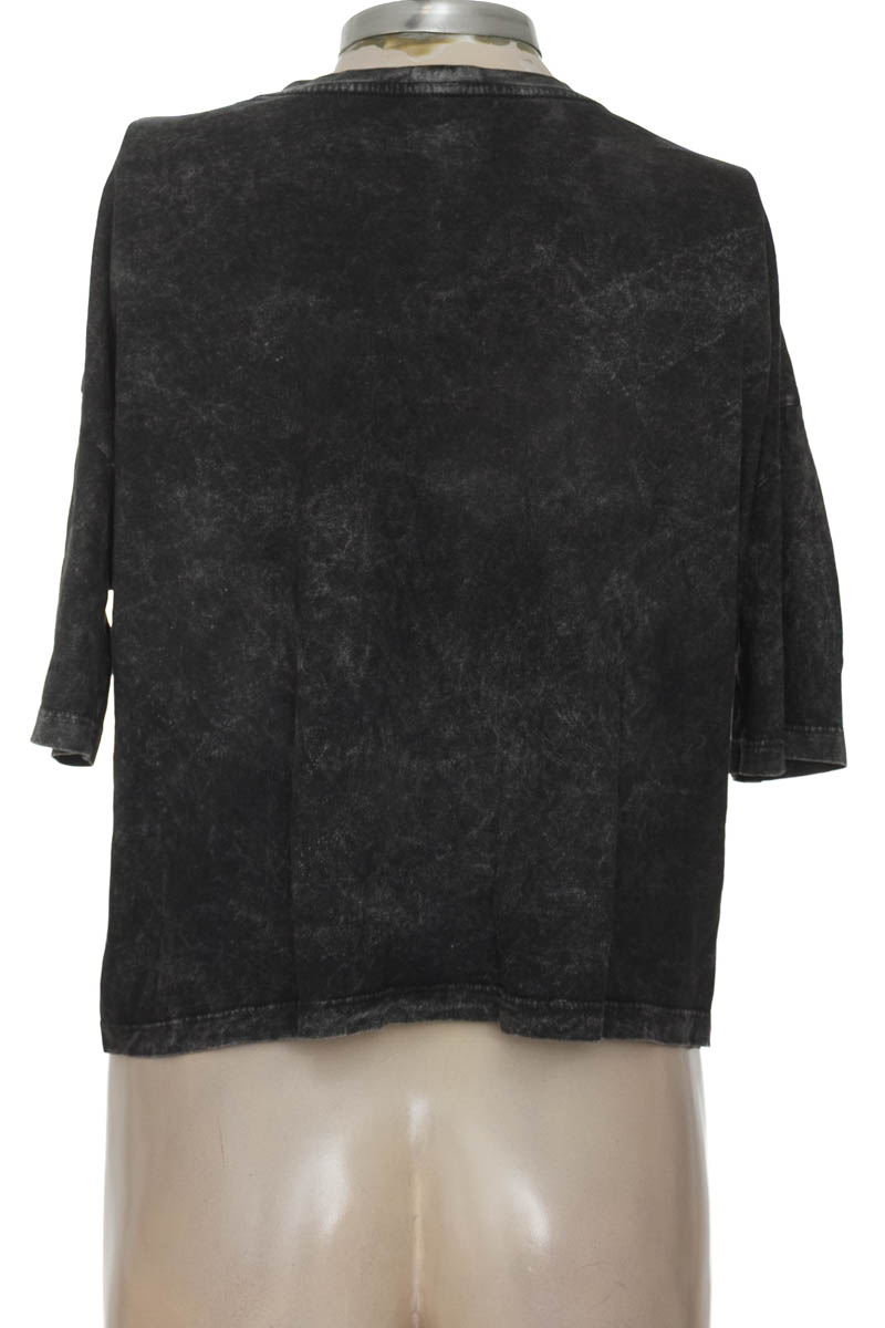 Top / Camiseta color Gris - NAF NAF
