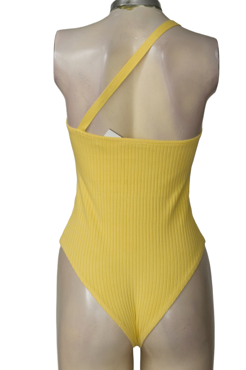 Top / Camiseta color Amarillo - Zara
