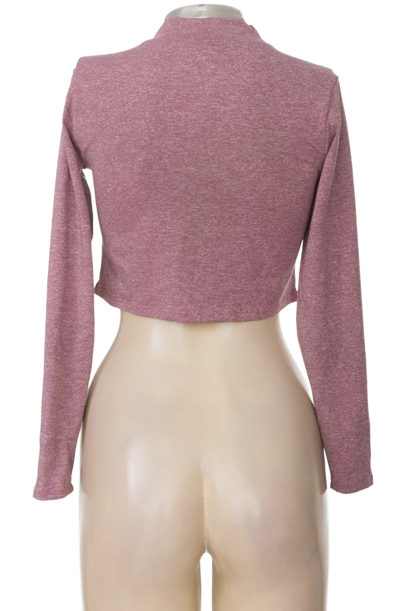 Ropa Deportiva / Salida de Baño color Lila - Closeando