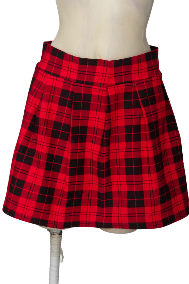 Falda color Rojo - Closeando
