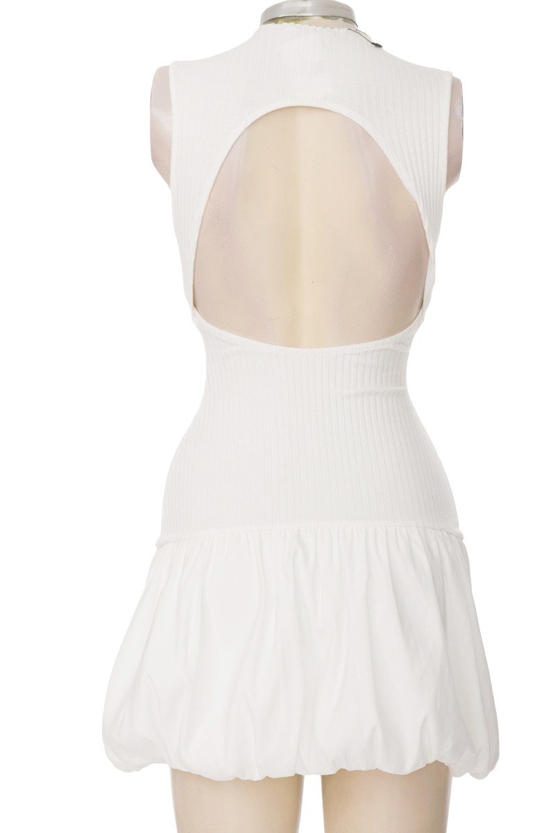 Vestido / Enterizo color Blanco - Zara
