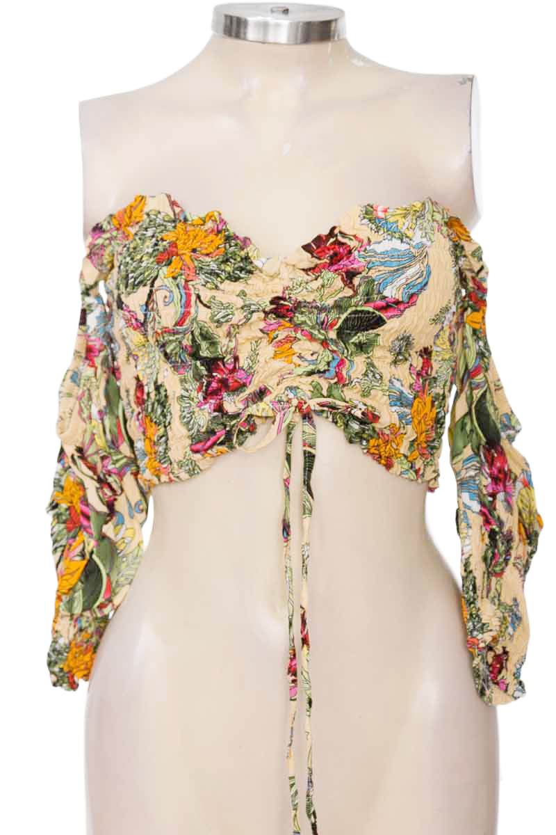 Top / Camiseta color Beige - Closeando