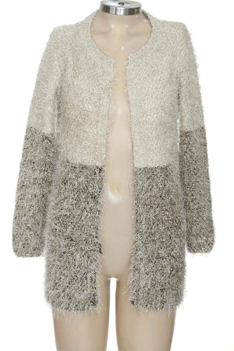 Sweater color Blanco - Closeando