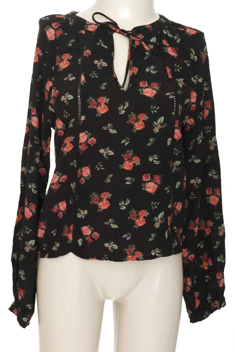 Blusa color Negro - Closeando