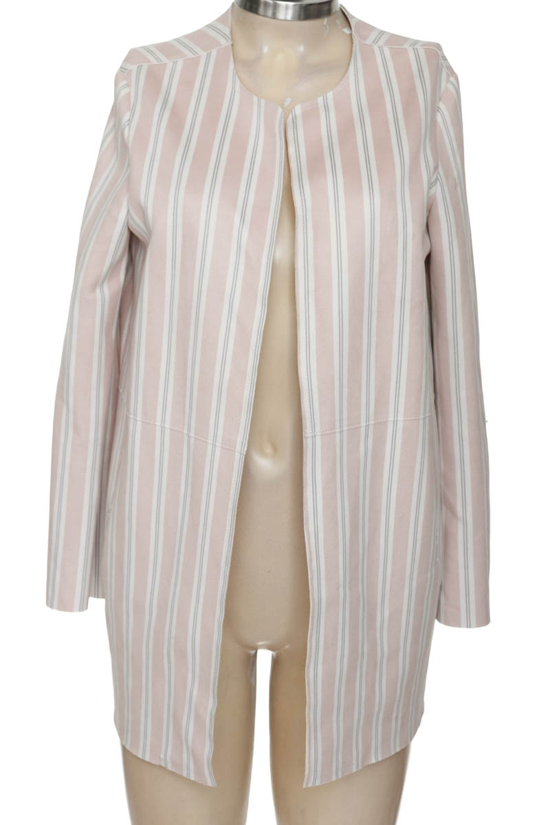 Chaqueta / Abrigo color Rosado - Koaj