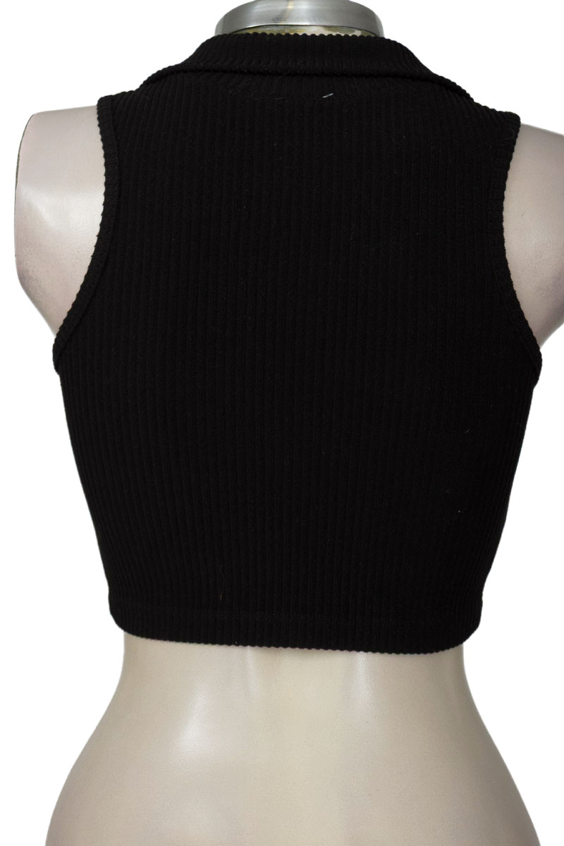 Top / Camiseta color Negro - Closeando