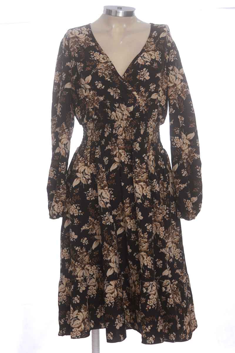 Vestido / Enterizo color Negro - Closeando
