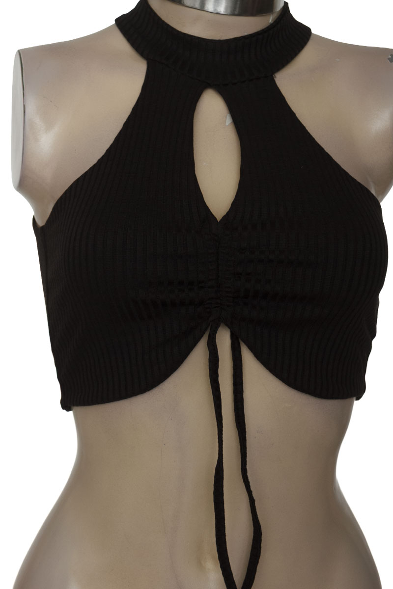 Top / Camiseta color Negro - Closeando