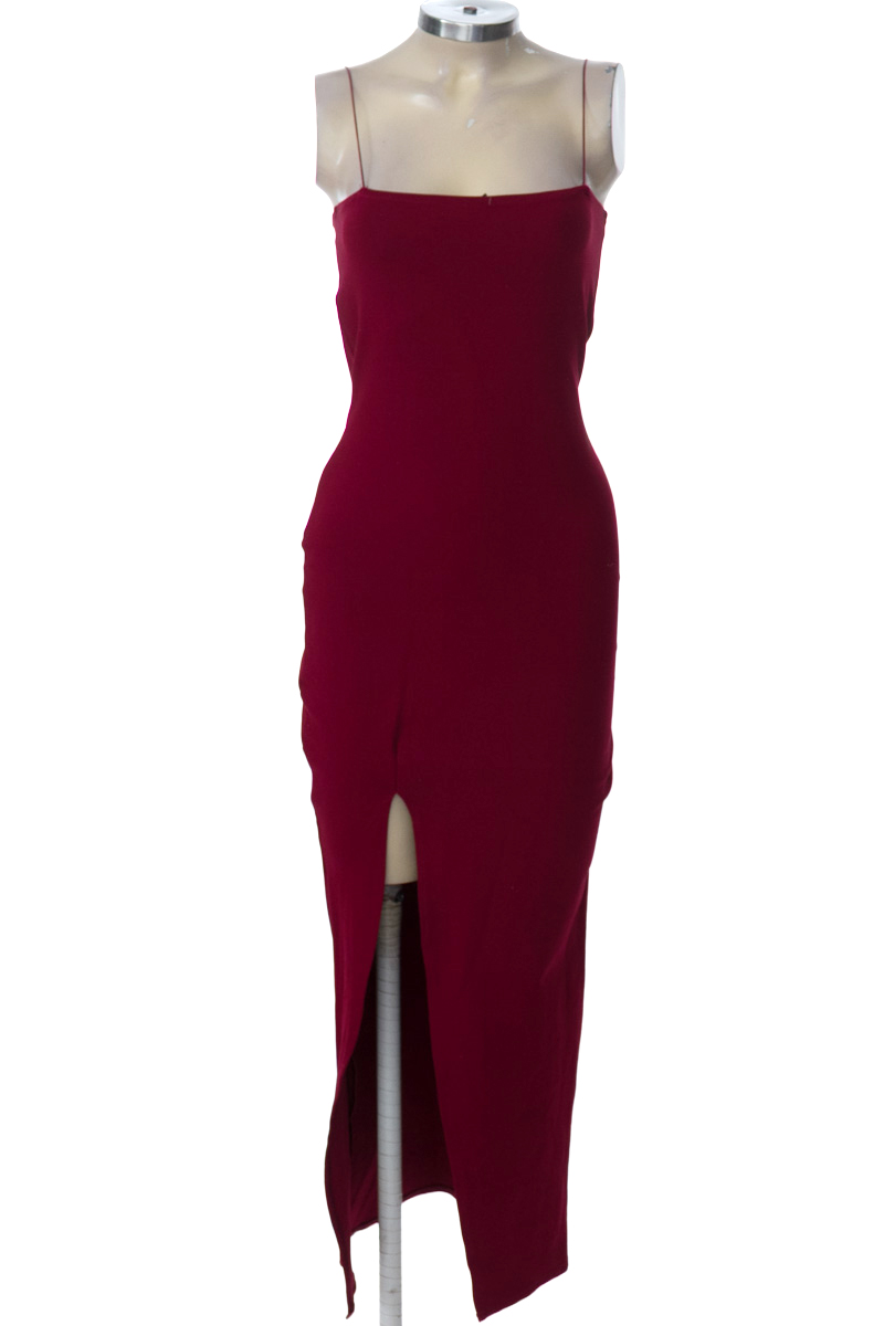 Vestido / Enterizo color Vinotinto - Closeando