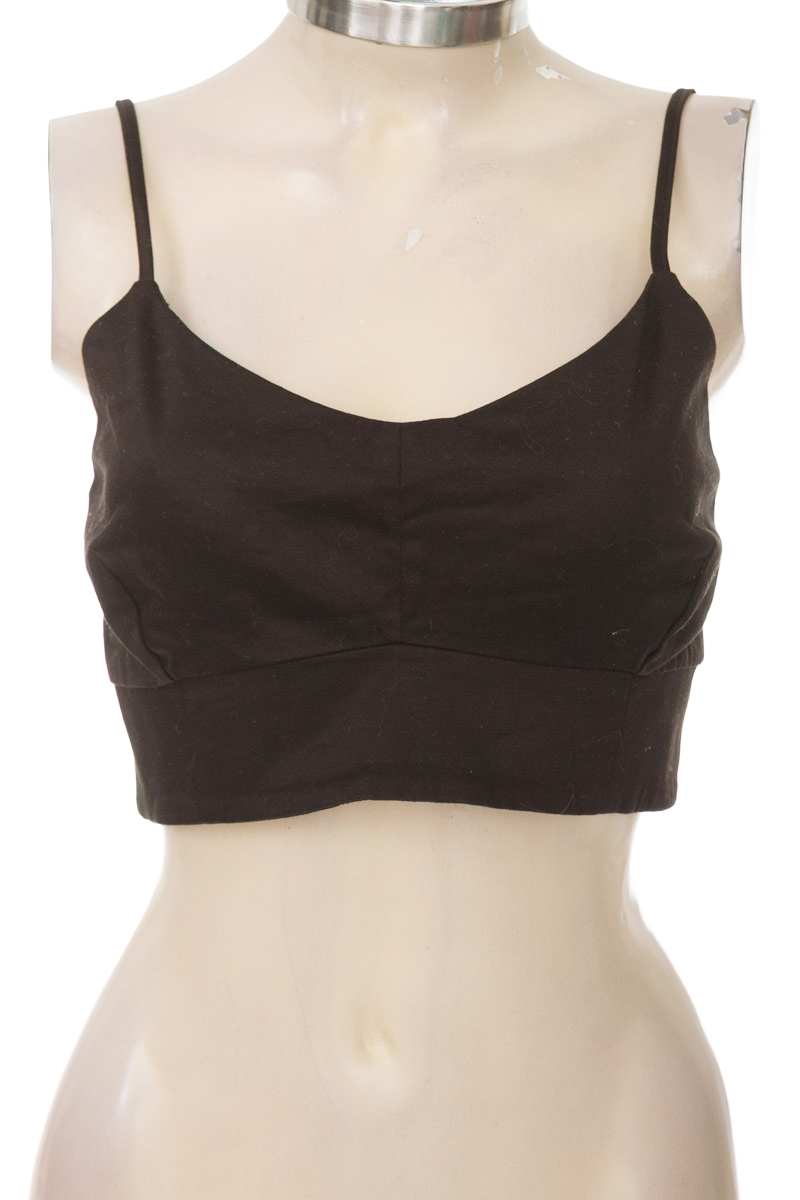 Top / Camiseta color Negro - Studio F