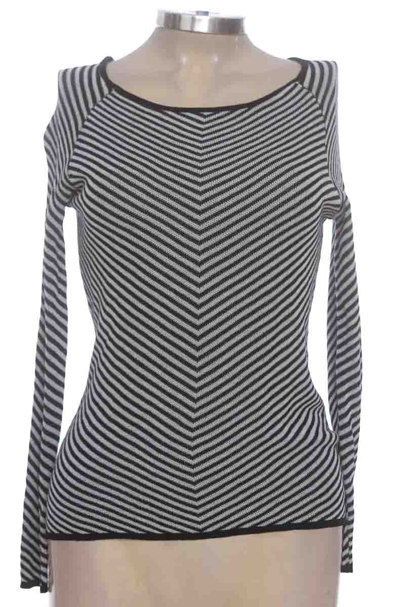 Top / Camiseta color Negro - Kerisma